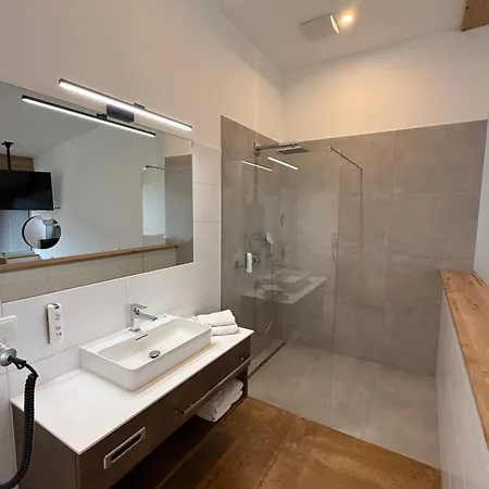 Seehotel Lilly Strobl Exterior photo